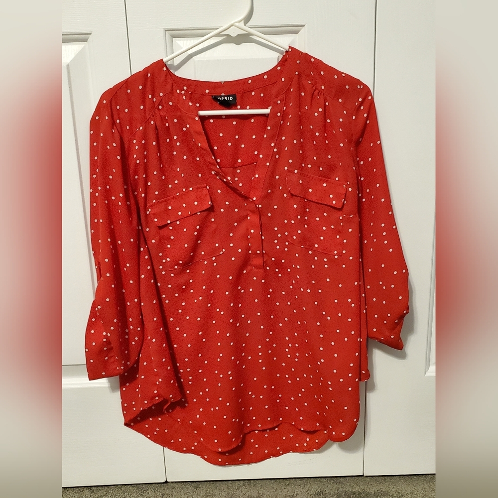 Red blouse w/white polka dots (Torrid 00)